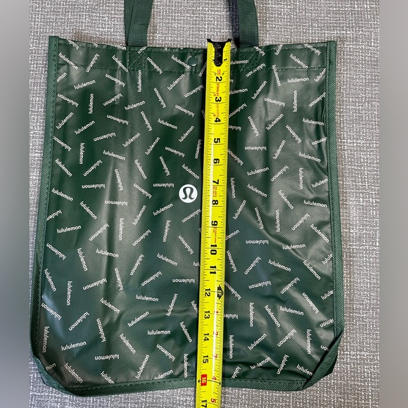 Lululemon Large recyclable reusable tote shopping bag green/white - Picture 4 of 8